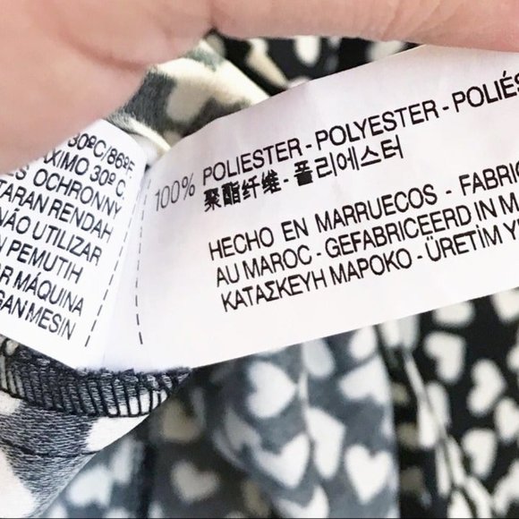 Zara Flutter Shorts Flowy High Rise Black/Off-White Heart Print w Pockets Sz XS - Picture 8 of 9
